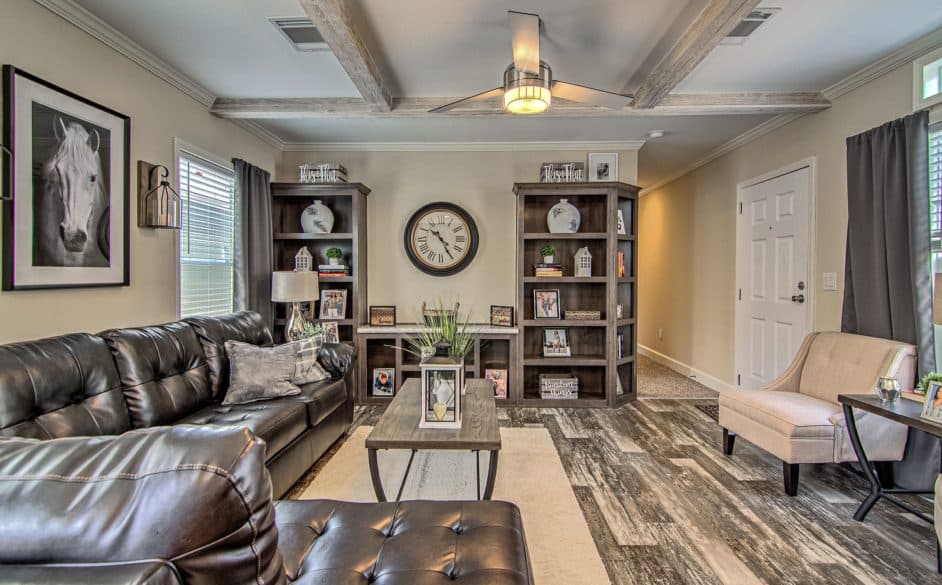 Gold spur 5616 interior home features