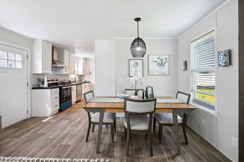 Valor 16763n  interior home features