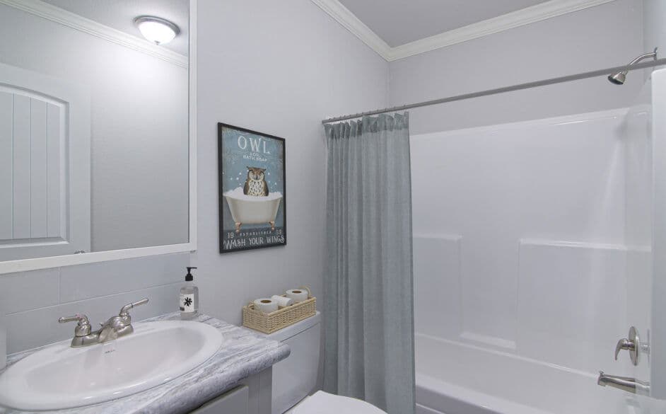 Gold spur 5816 bathroom home features