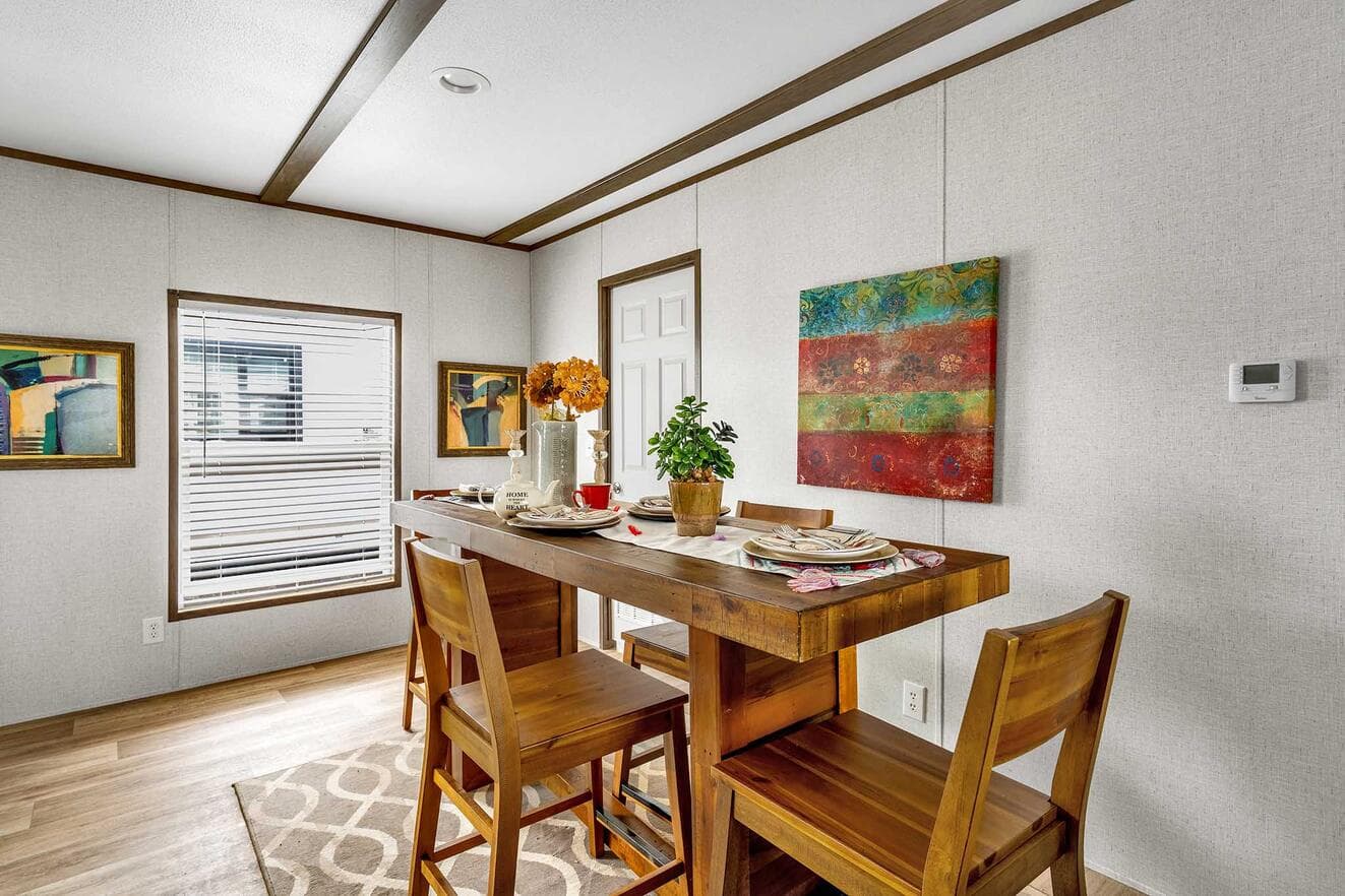 Pinnacle 28483p interior home features