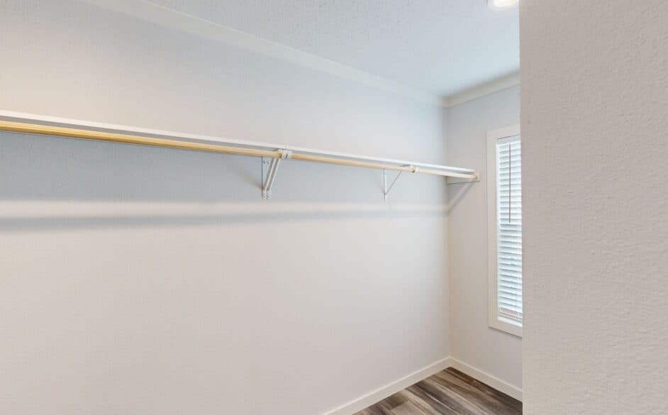 Nordic 6364 interior home features