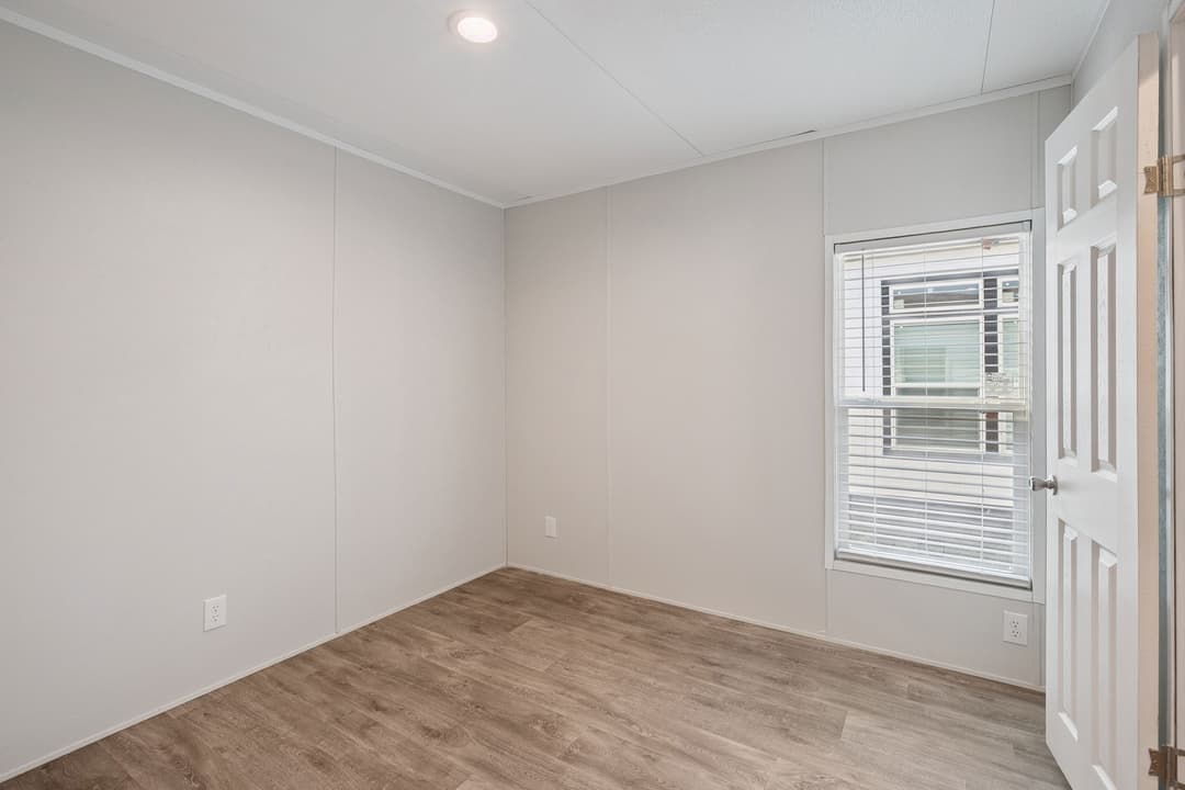 Valuhomes limited 28724p  interior home features