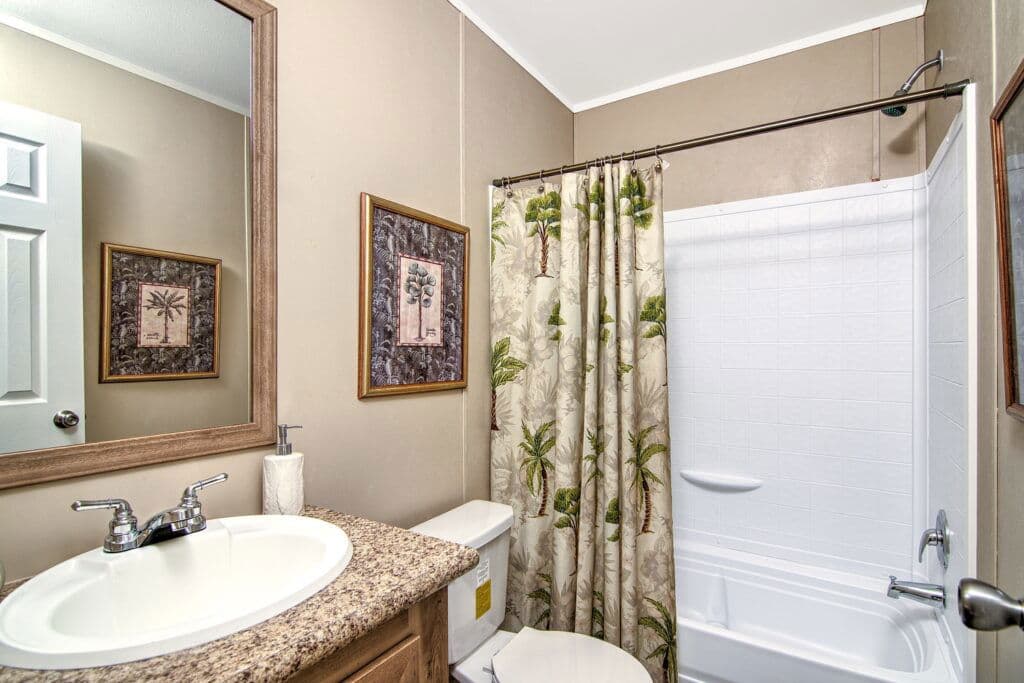Phoenix 9277 bathroom home features