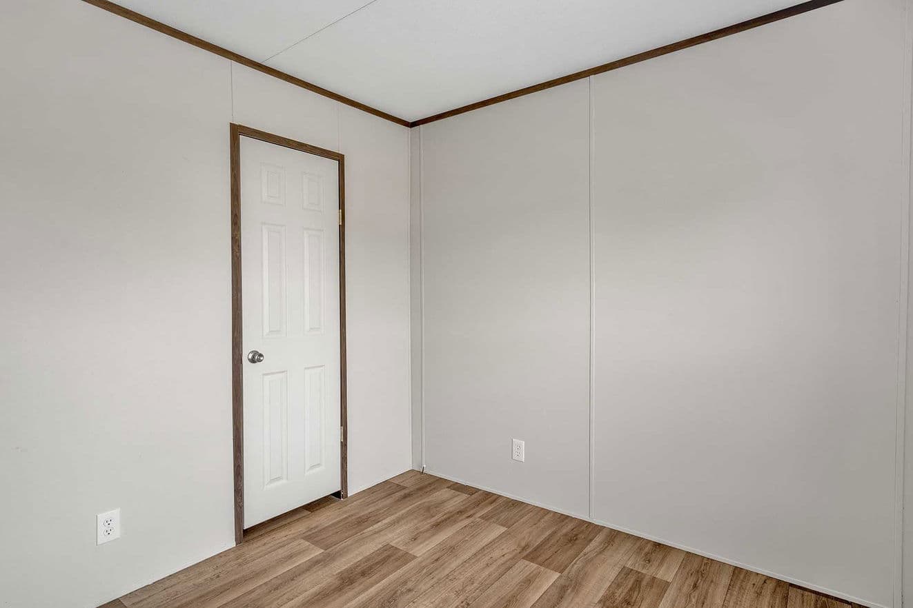 Pinnacle 28483p interior home features