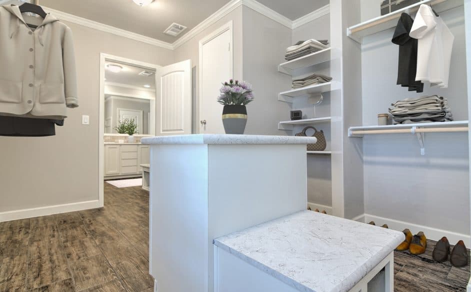 Comfort 5176 bedroom home features