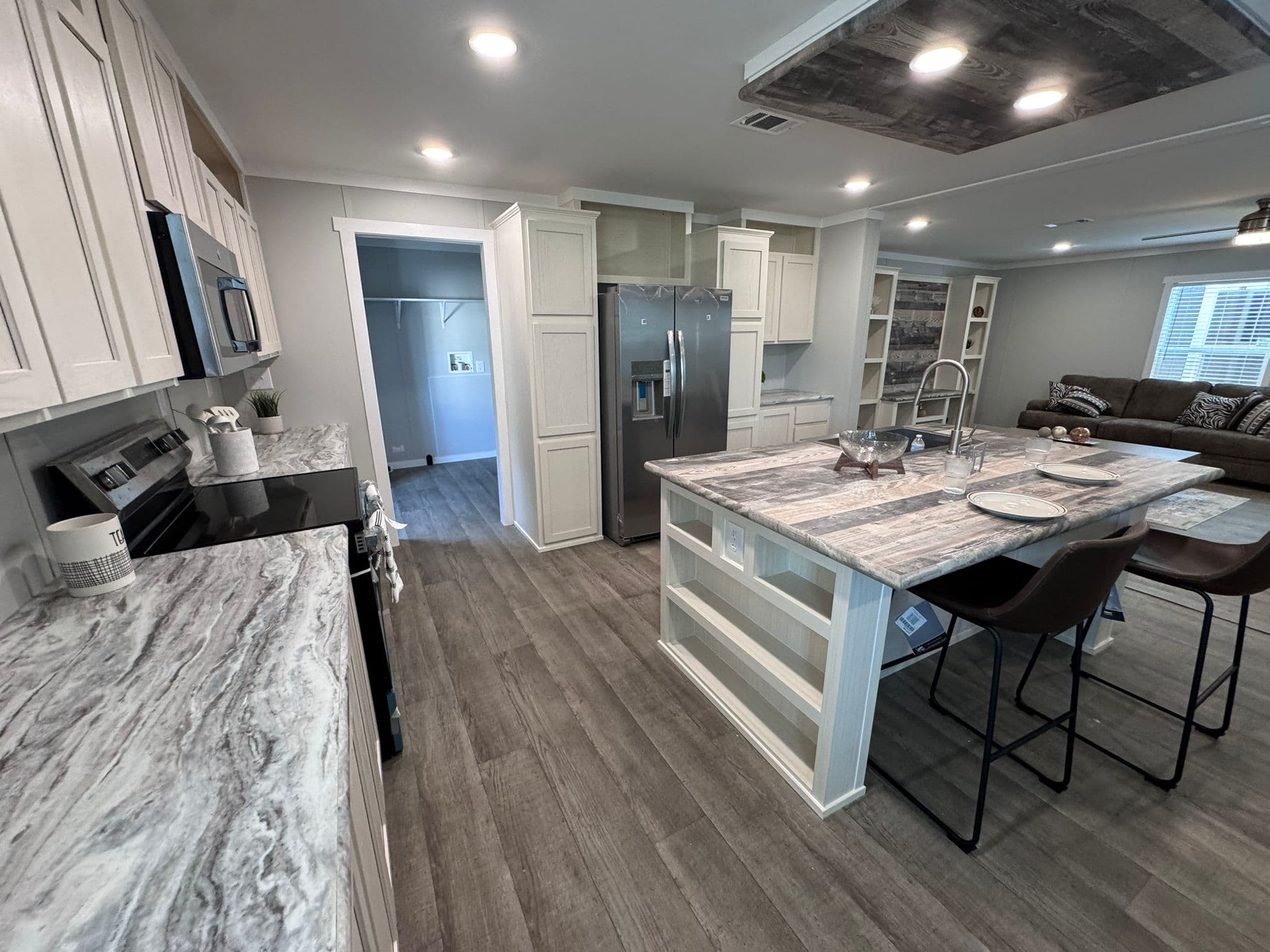 Vela 9456  home features