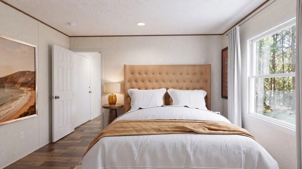 Hickory bedroom home features
