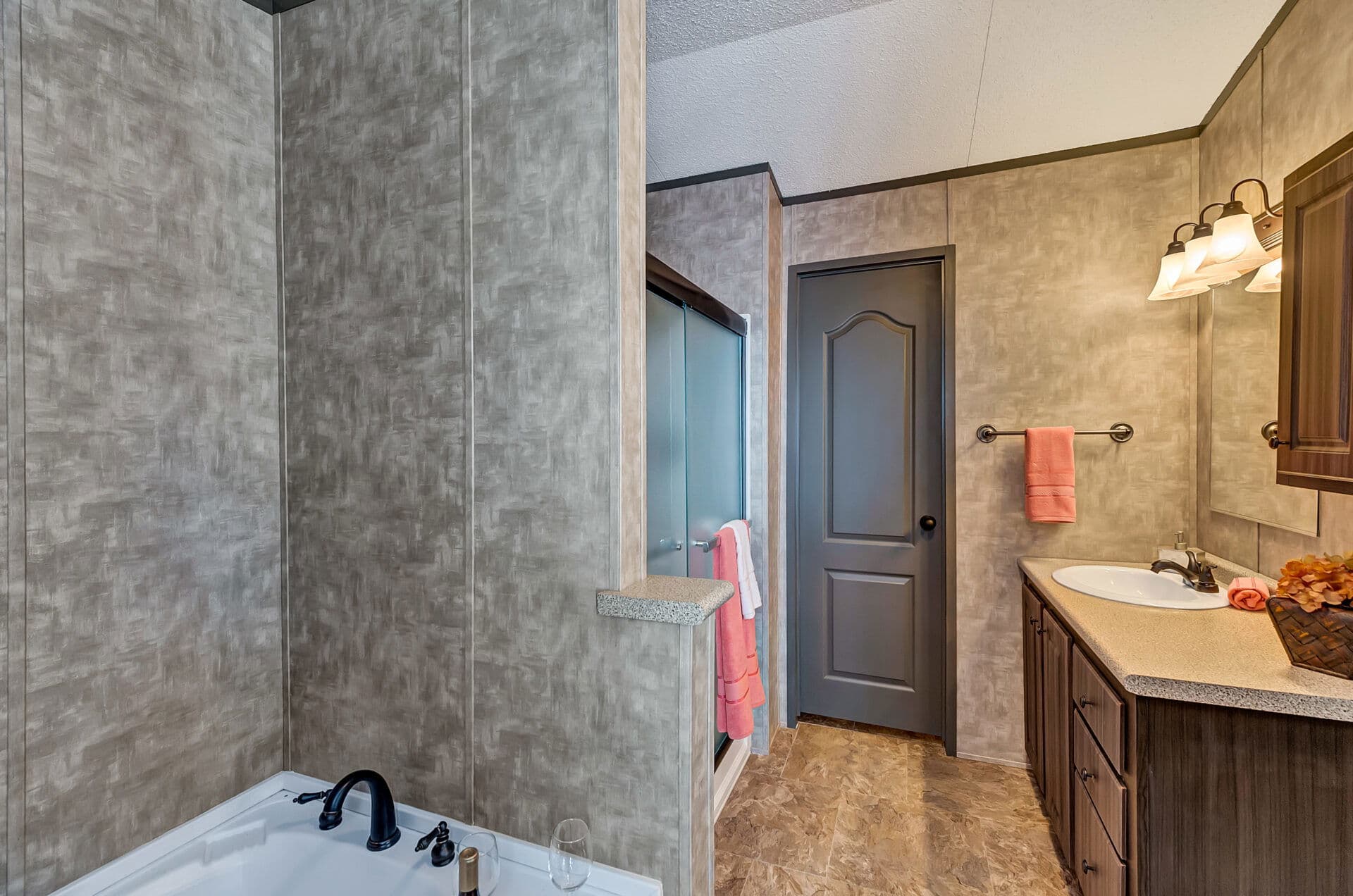 Classic c-1680-32b bathroom home features