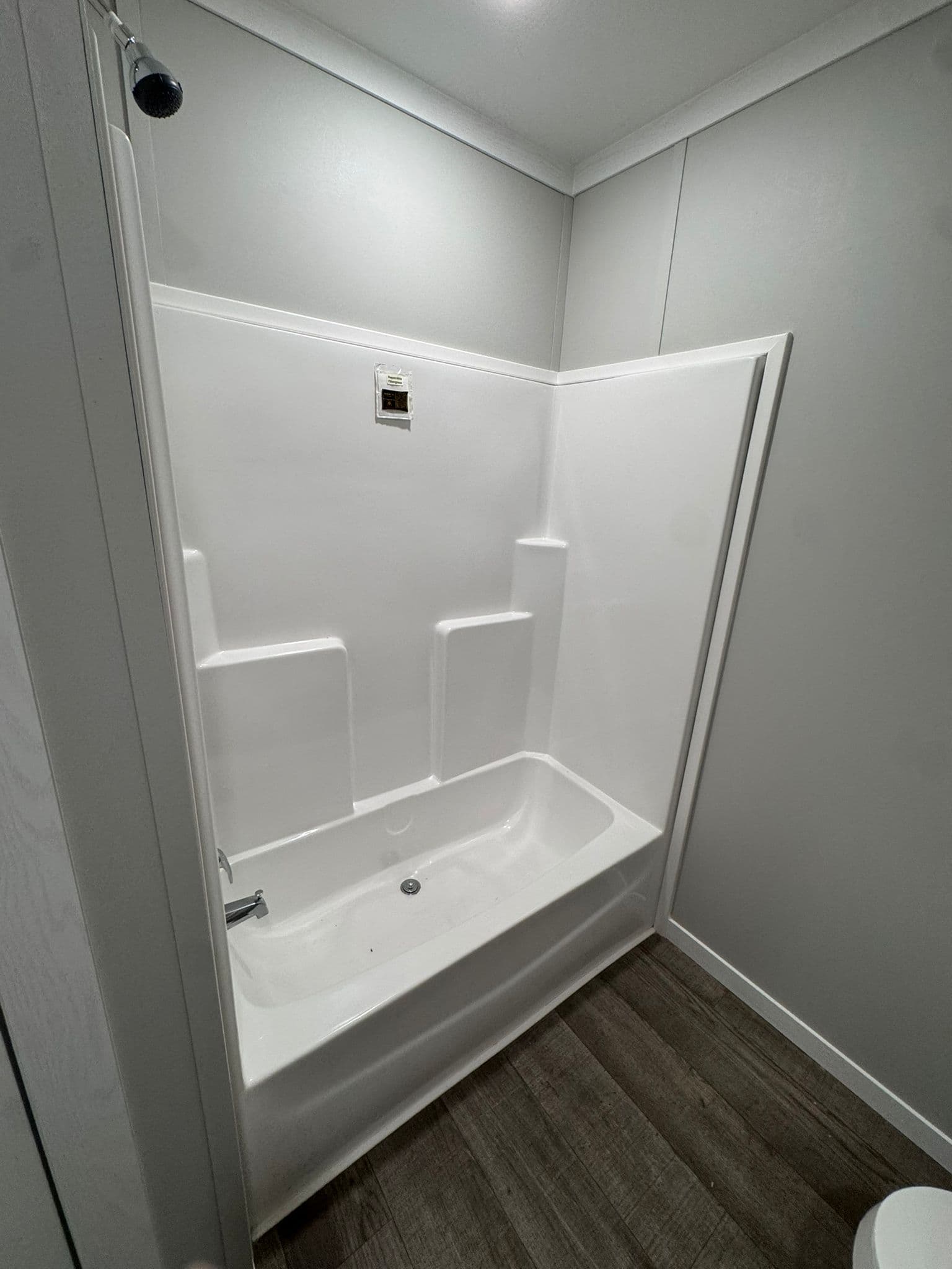 Vela 9456  home features