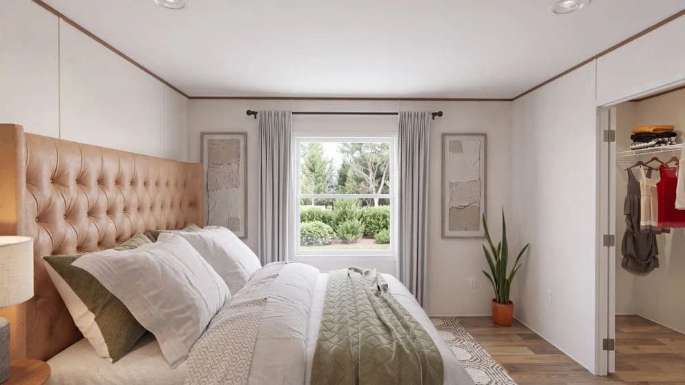Dogwood bedroom home features