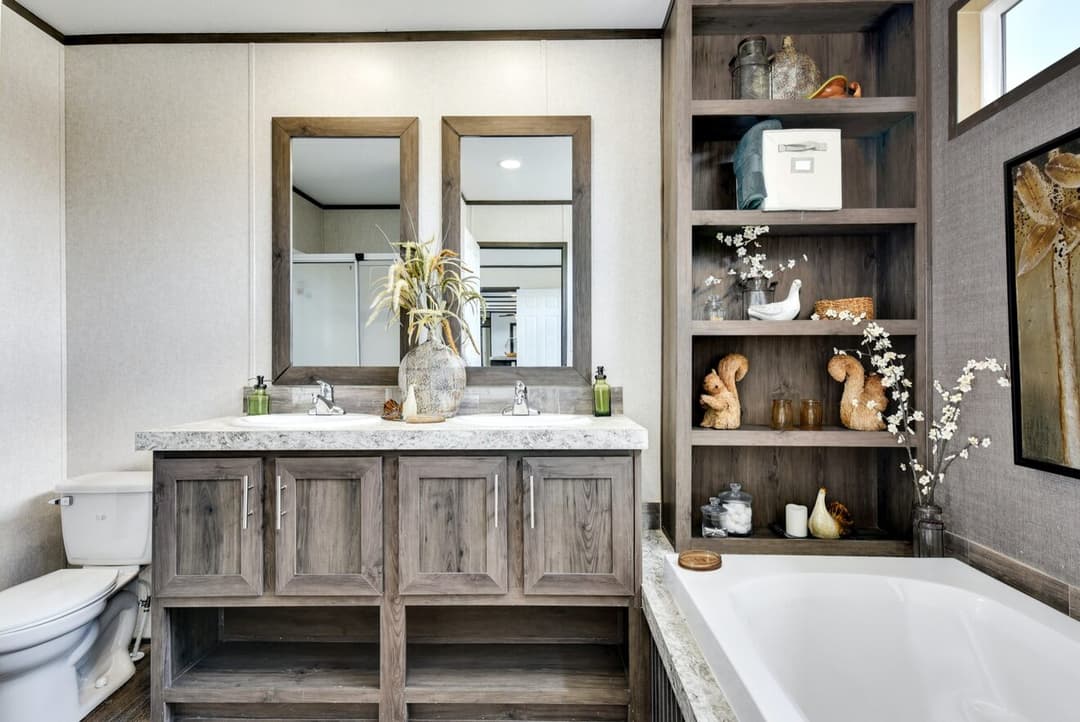 Pinnacle 16763u bathroom home features