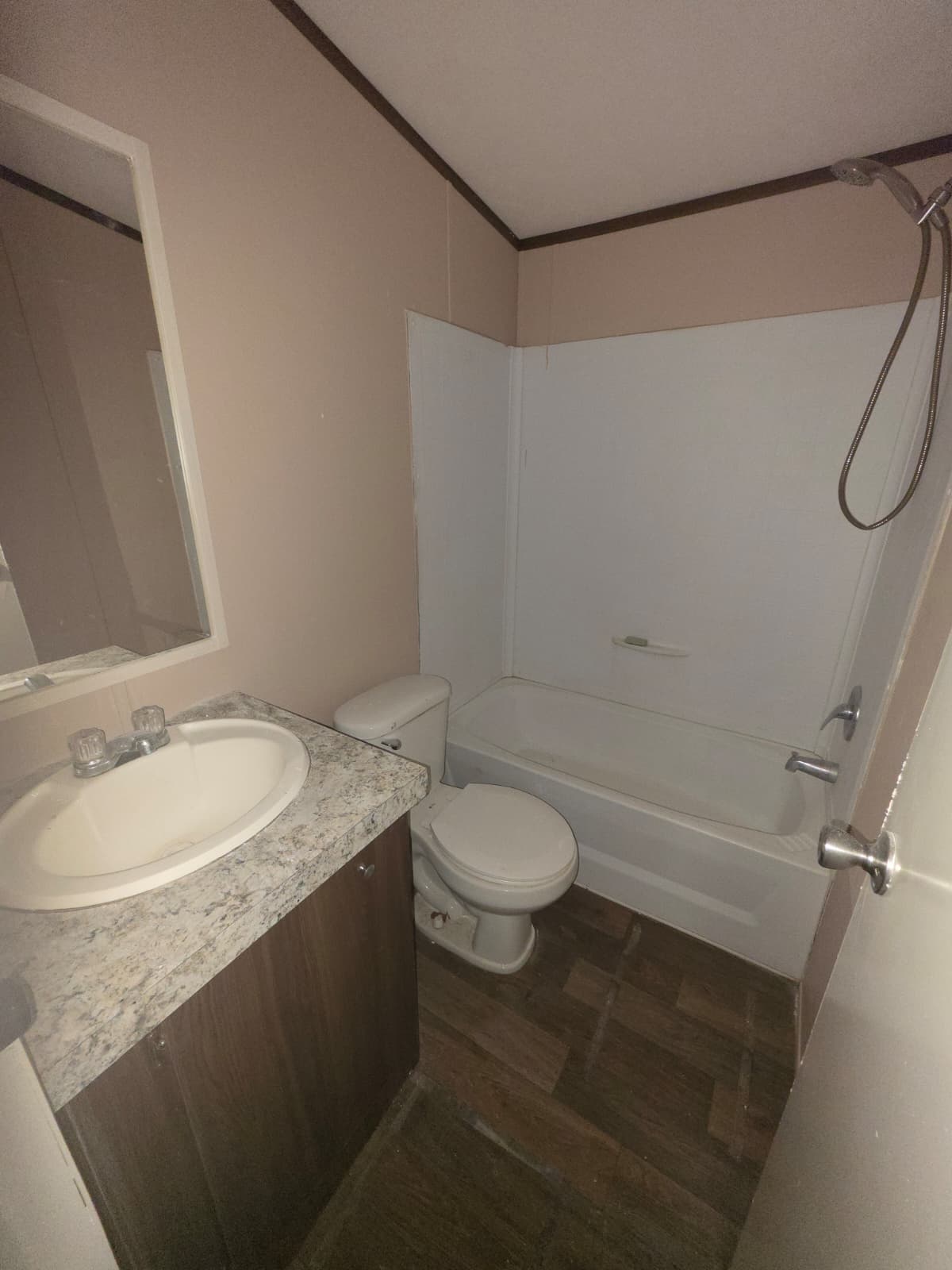 2020 tru triumph (pre-owned) bathroom home features