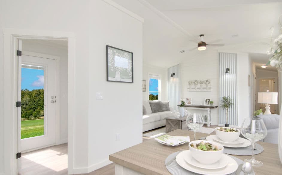 Opal 5663 interior home features