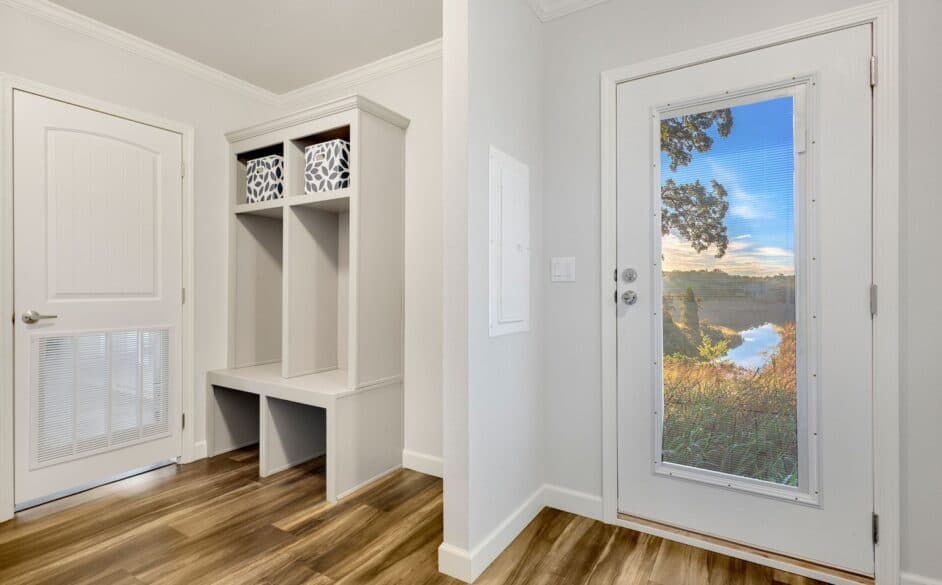 Haven 6368 interior home features