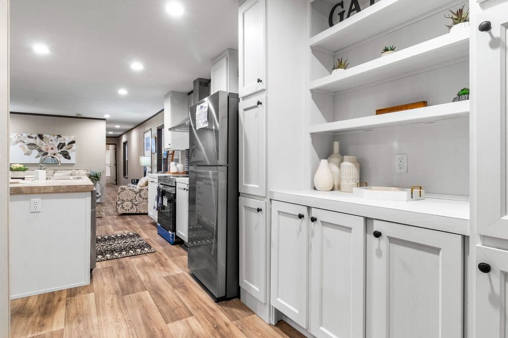 Colossal kitchen home features