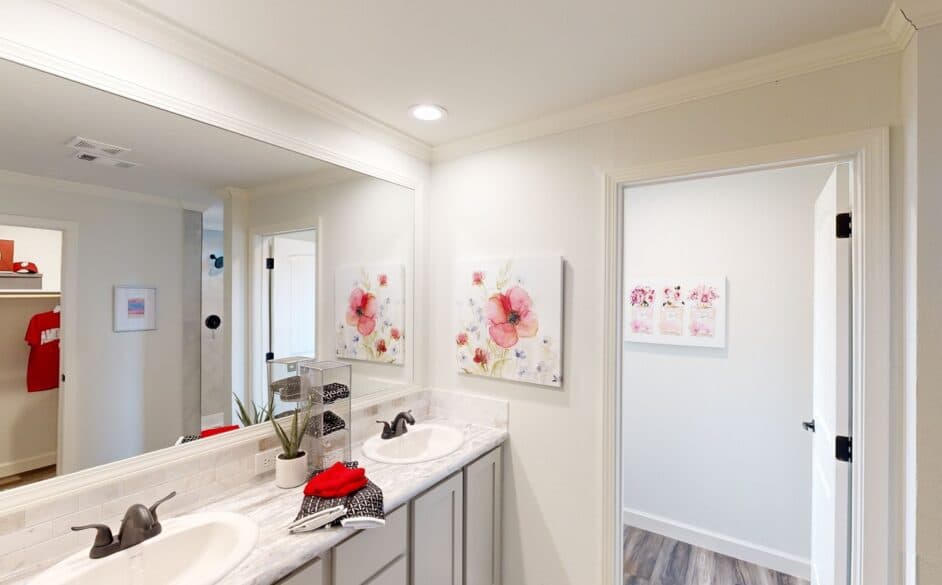 Vue s58-68m bathroom home features