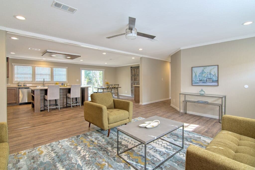 Bella 9876 interior home features