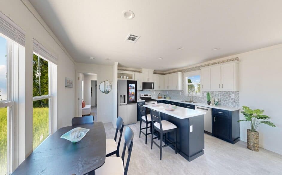 Tiffany j76k interior home features