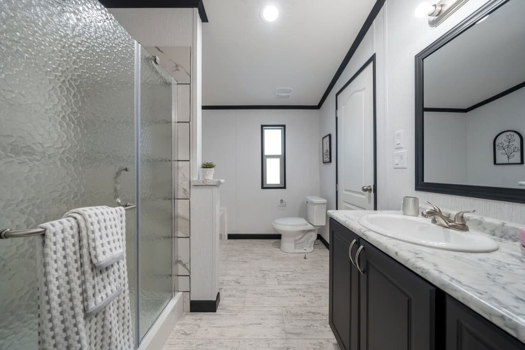 Classic c-1680-32m bathroom home features