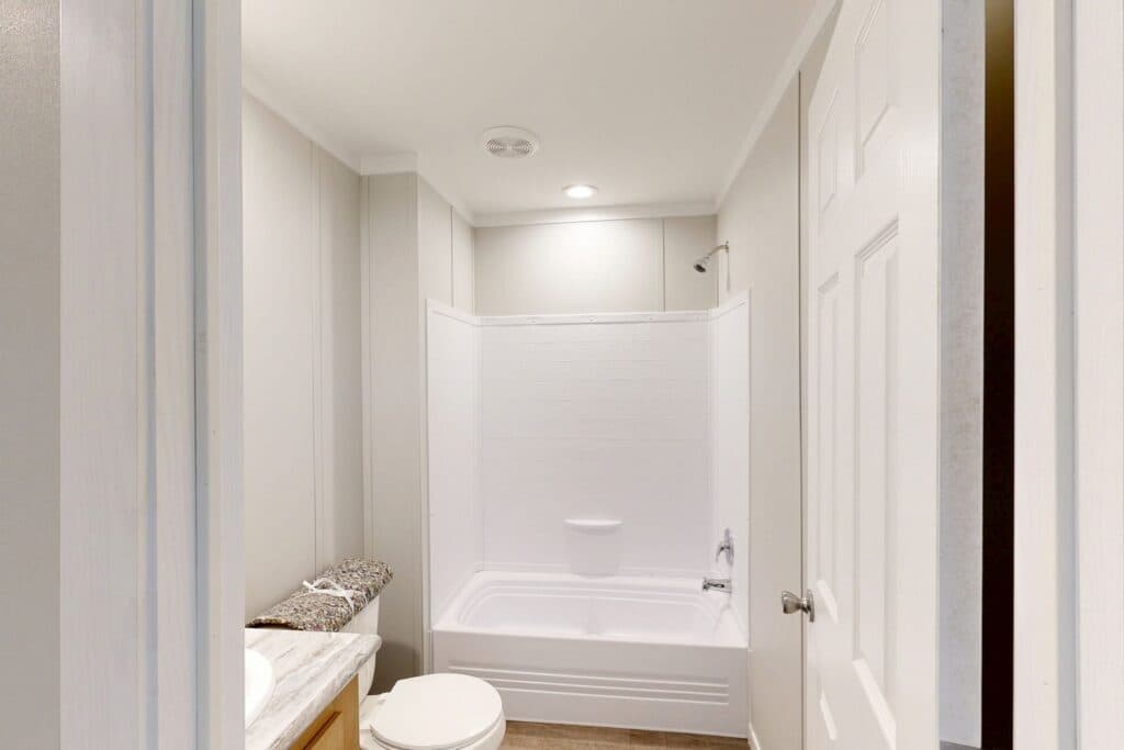 Balboa 7266 bathroom home features