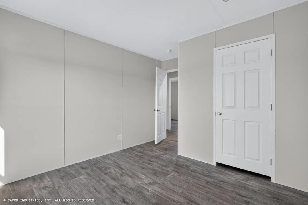 Valuhomes 28564p bedroom home features