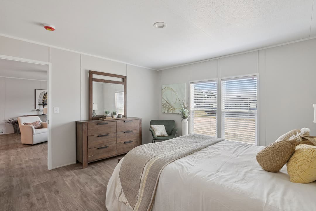 Trailblazer bedroom home features