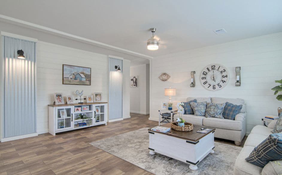 Pearl 6380 interior home features