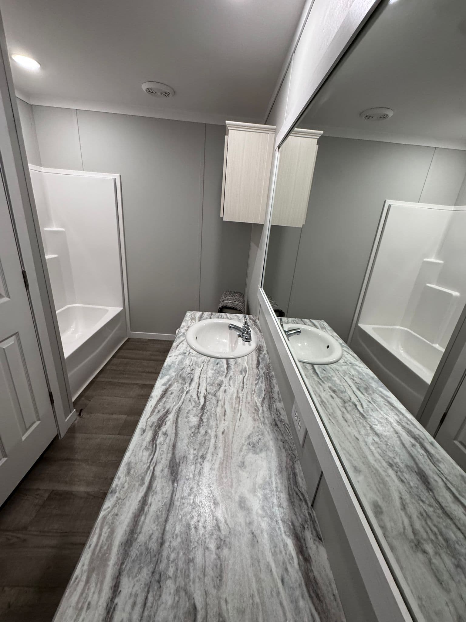 Vela 9456  home features