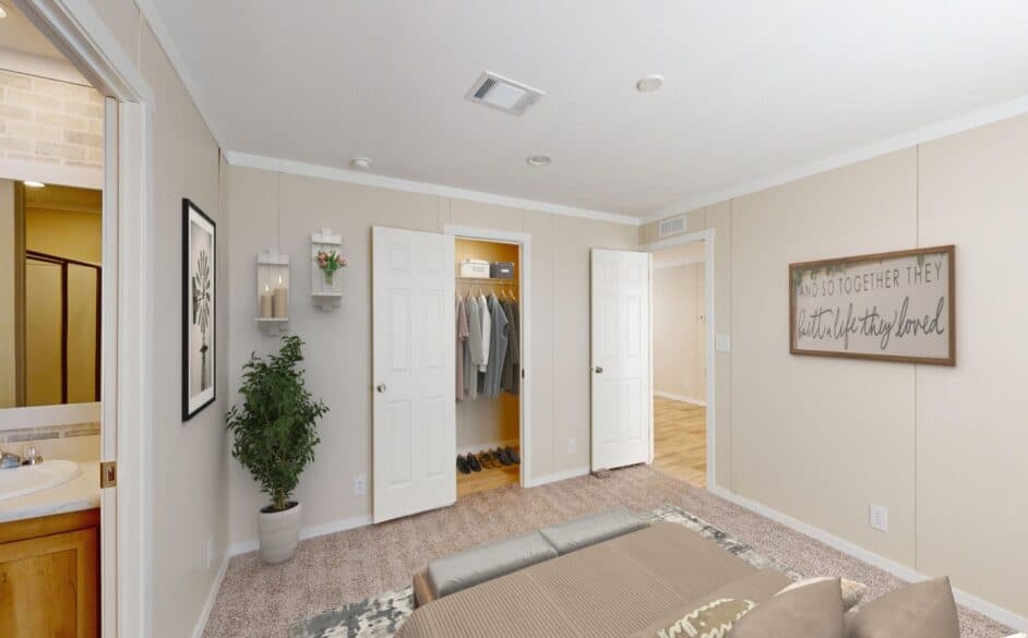 Dusty hollow p56s bedroom home features