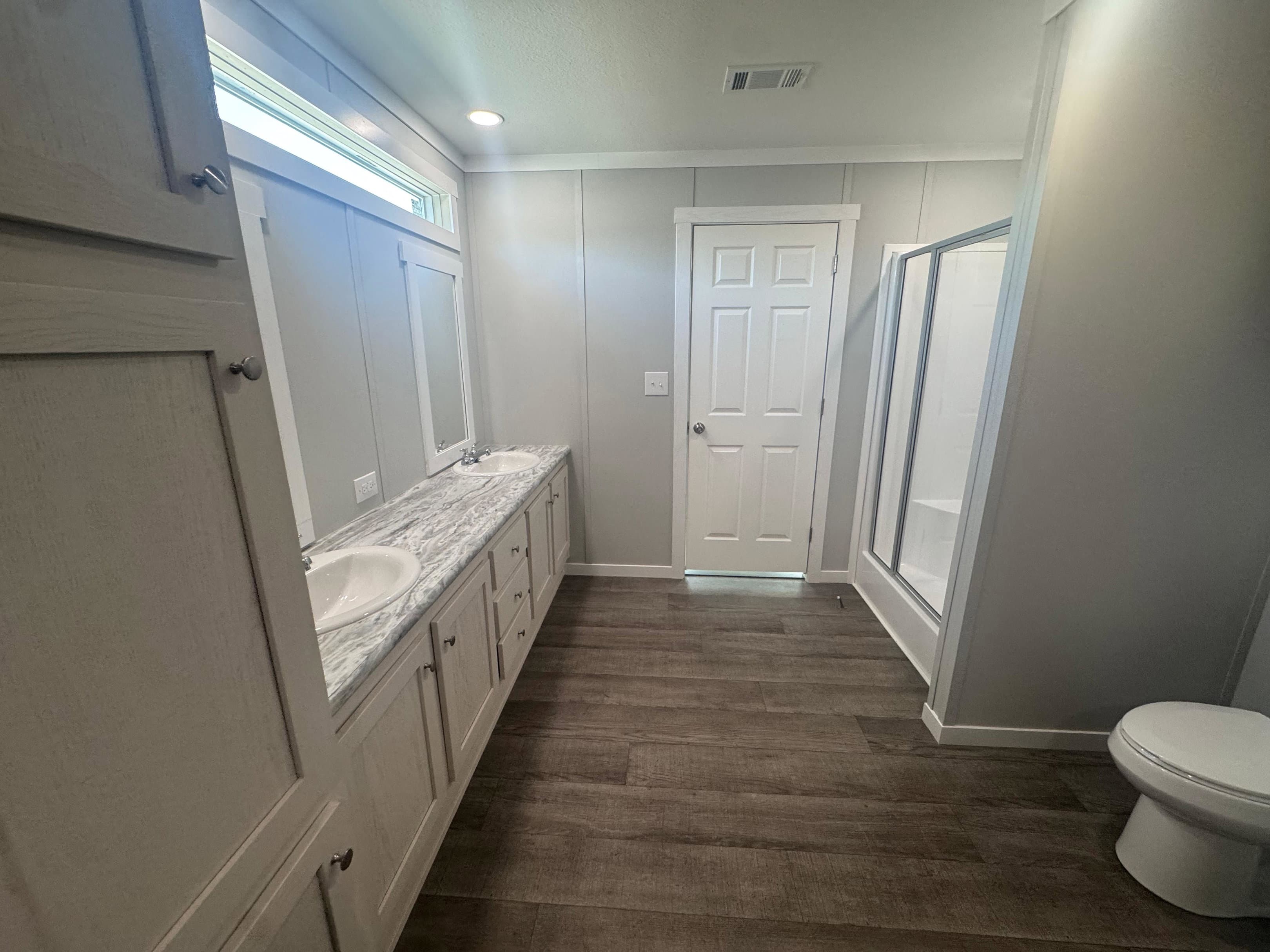 Vela 9456  home features