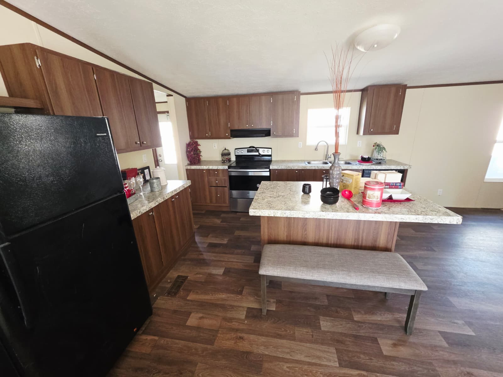 2021 tru marvel (pre-owned)  home features