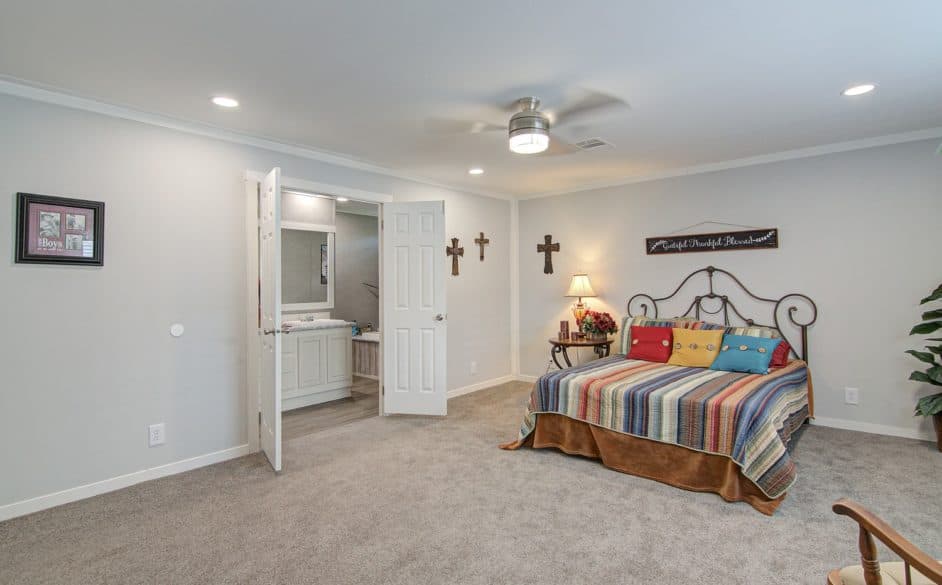 Cheyenne t66a bedroom home features