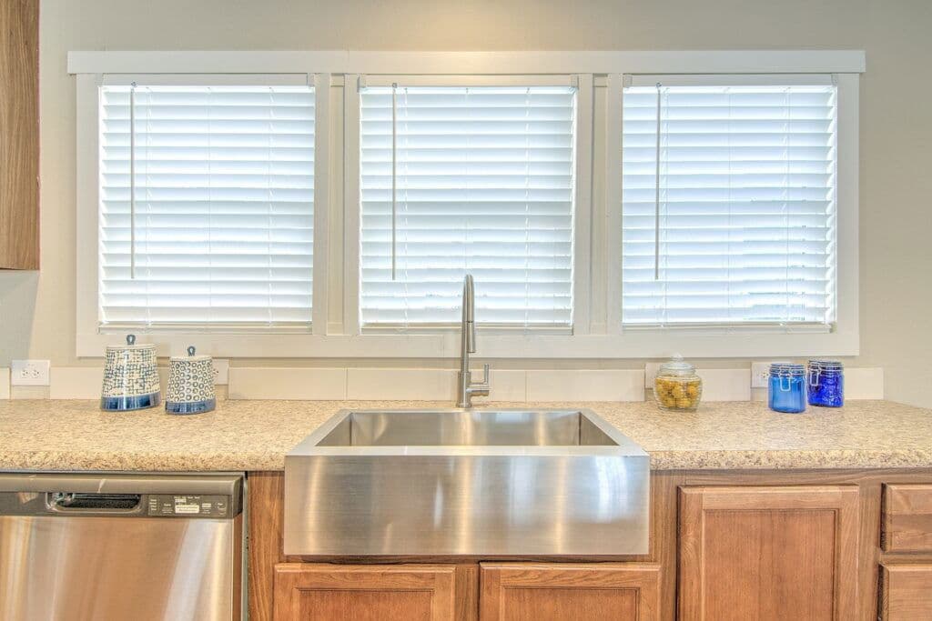 Bella 9876 kitchen home features