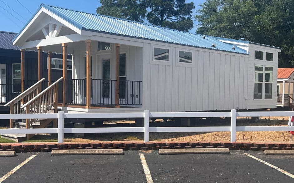 Sparrow c34ep8 elevation and exterior home features