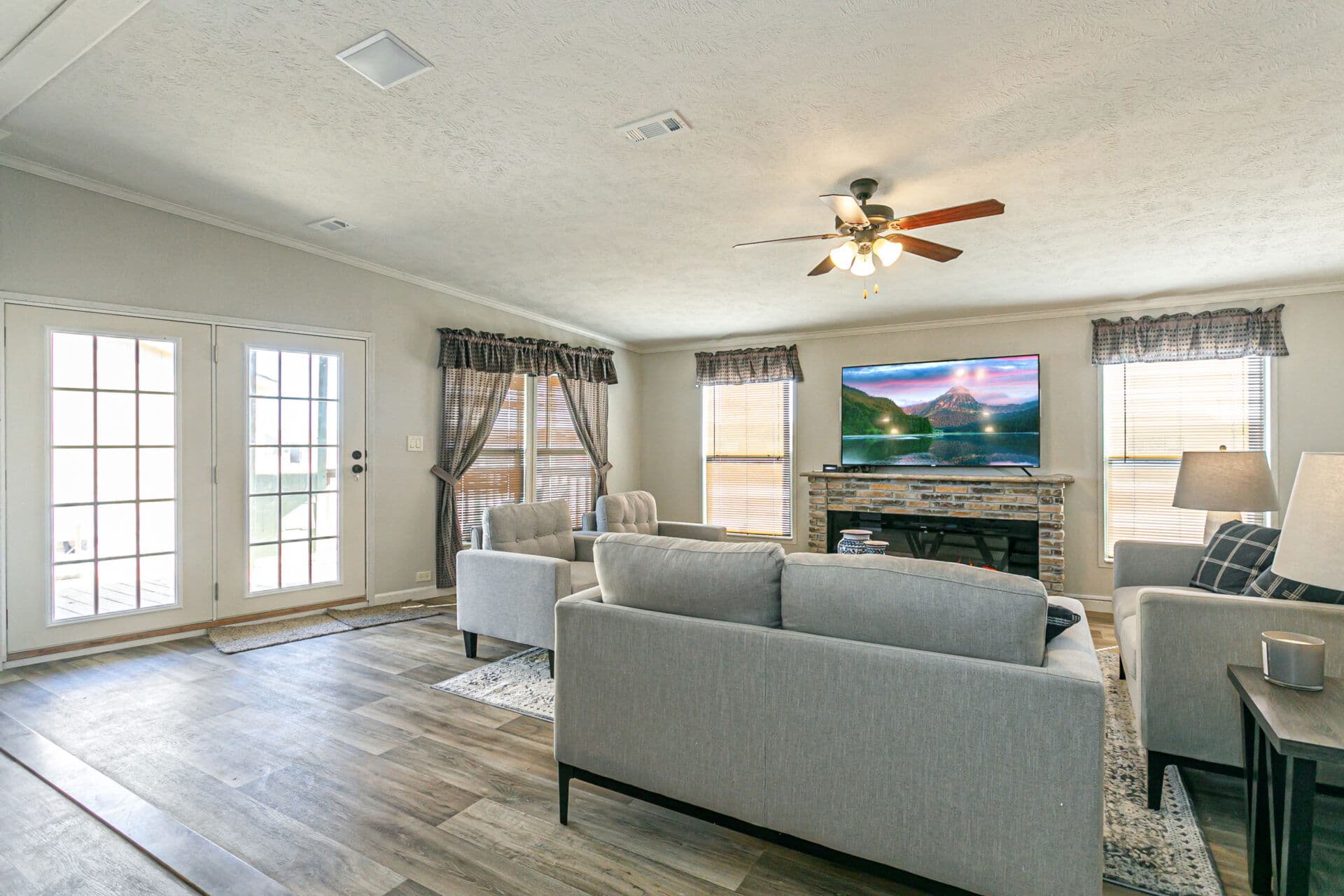 Classic c-3264-32bp interior home features