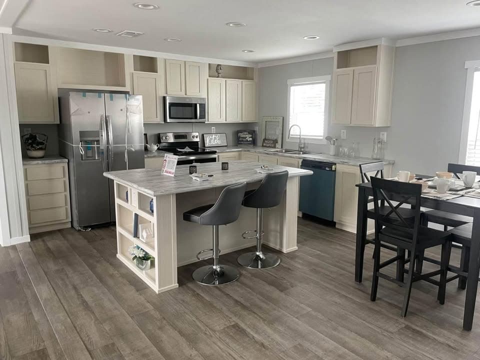 Cousteau 7652  home features