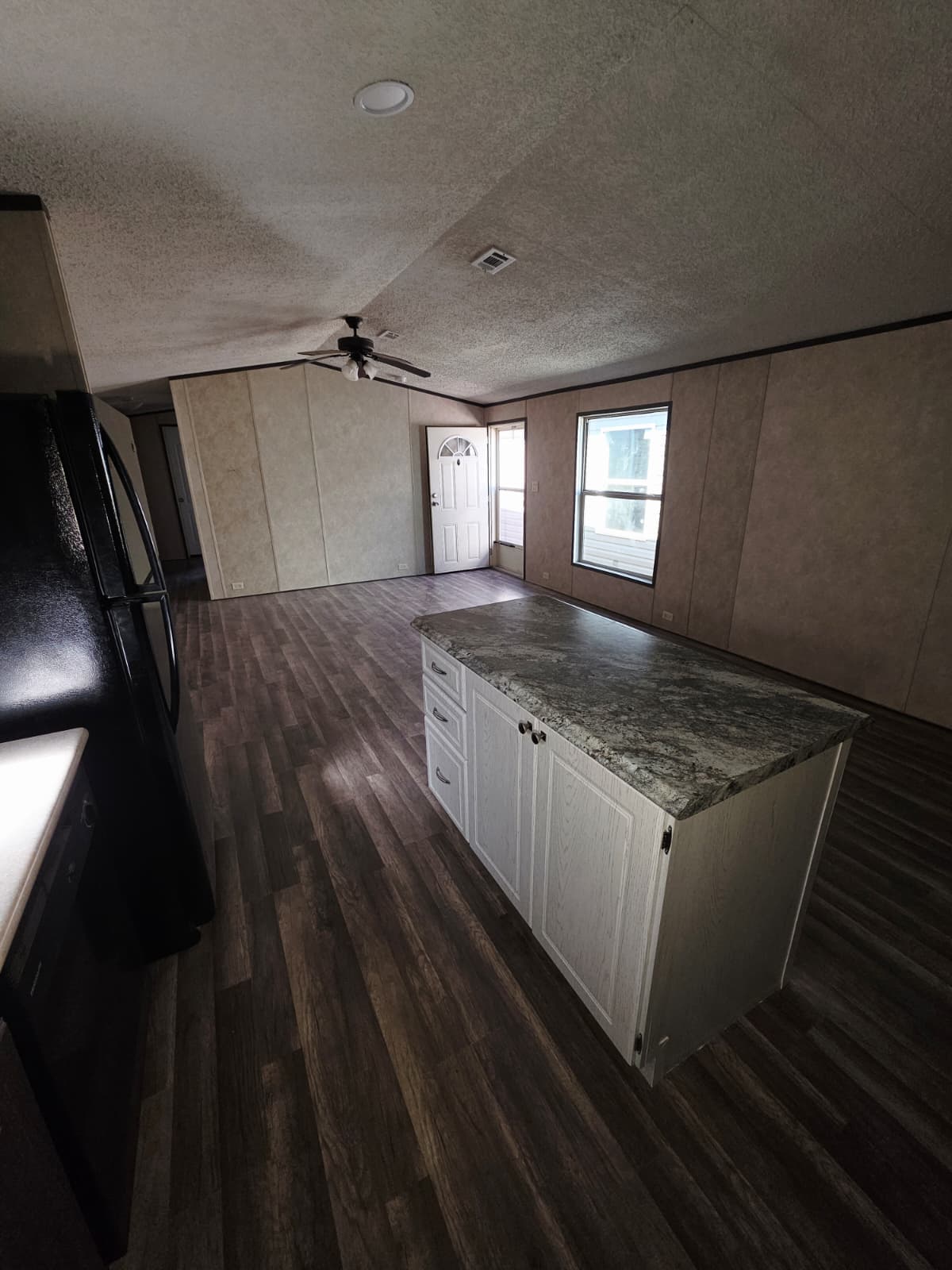 2019 legacy 1664-32c (pre-owned)  home features