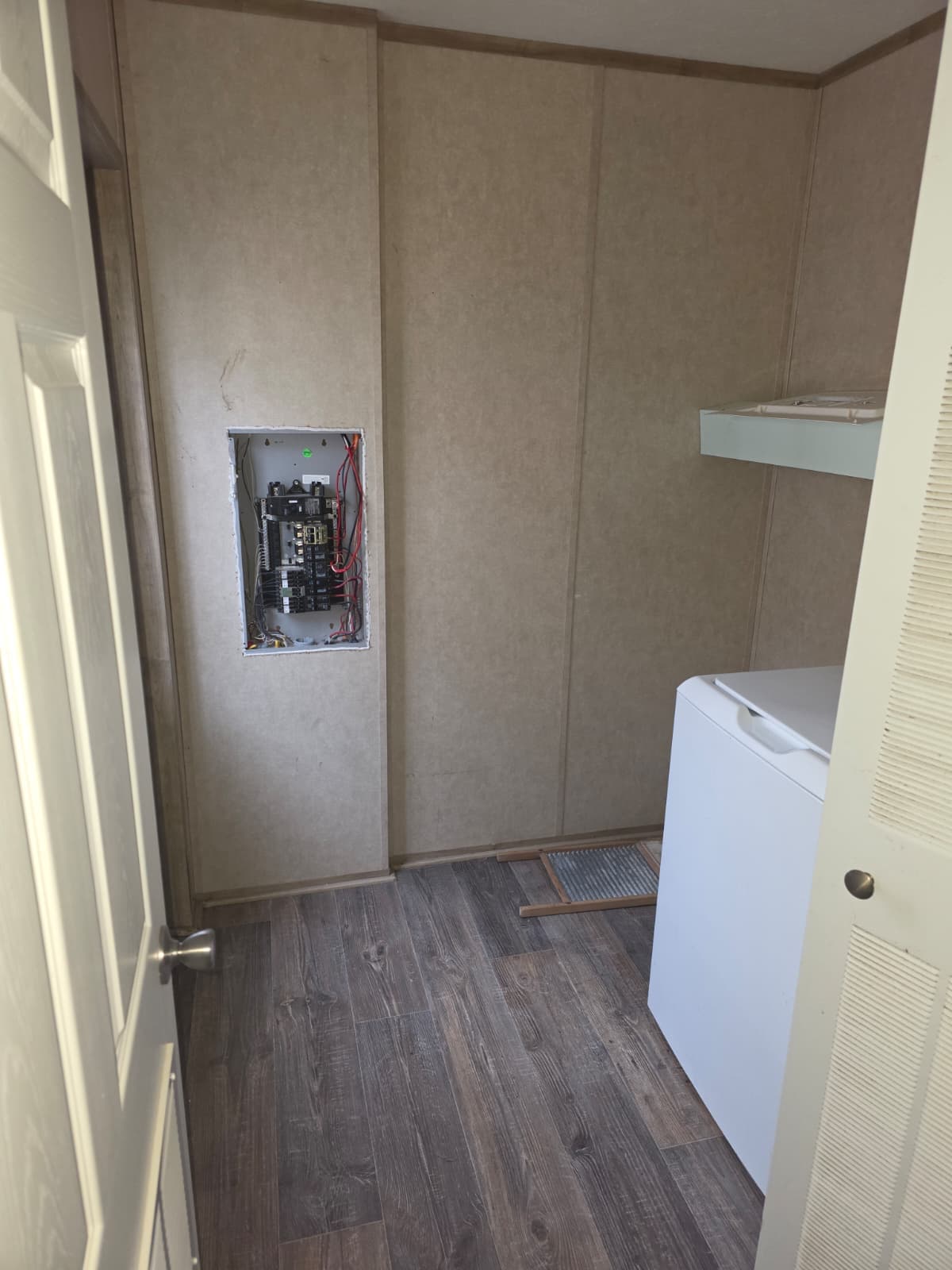 2018 clayton (pre-owned) interior home features