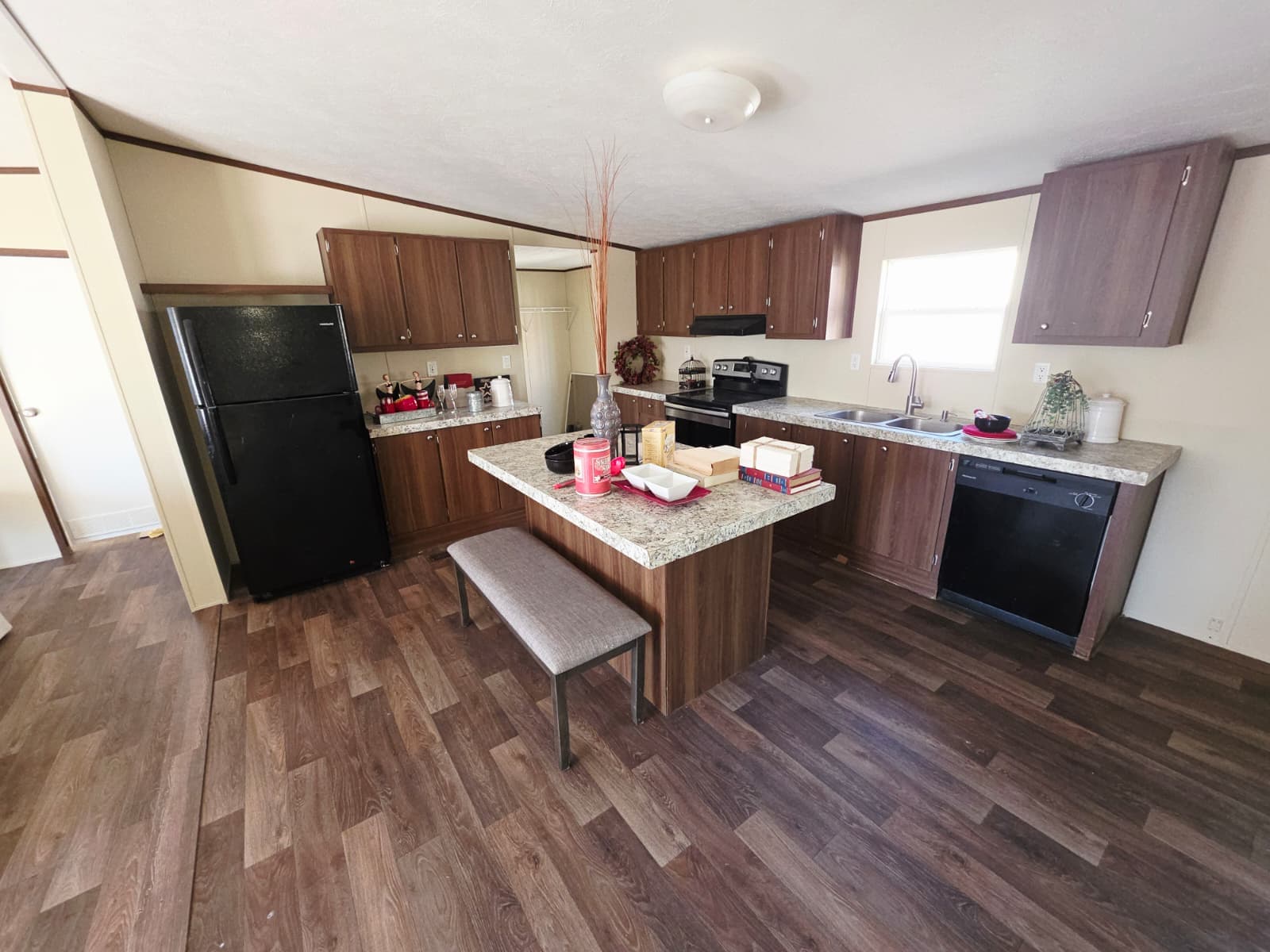 2021 tru marvel (pre-owned)  home features