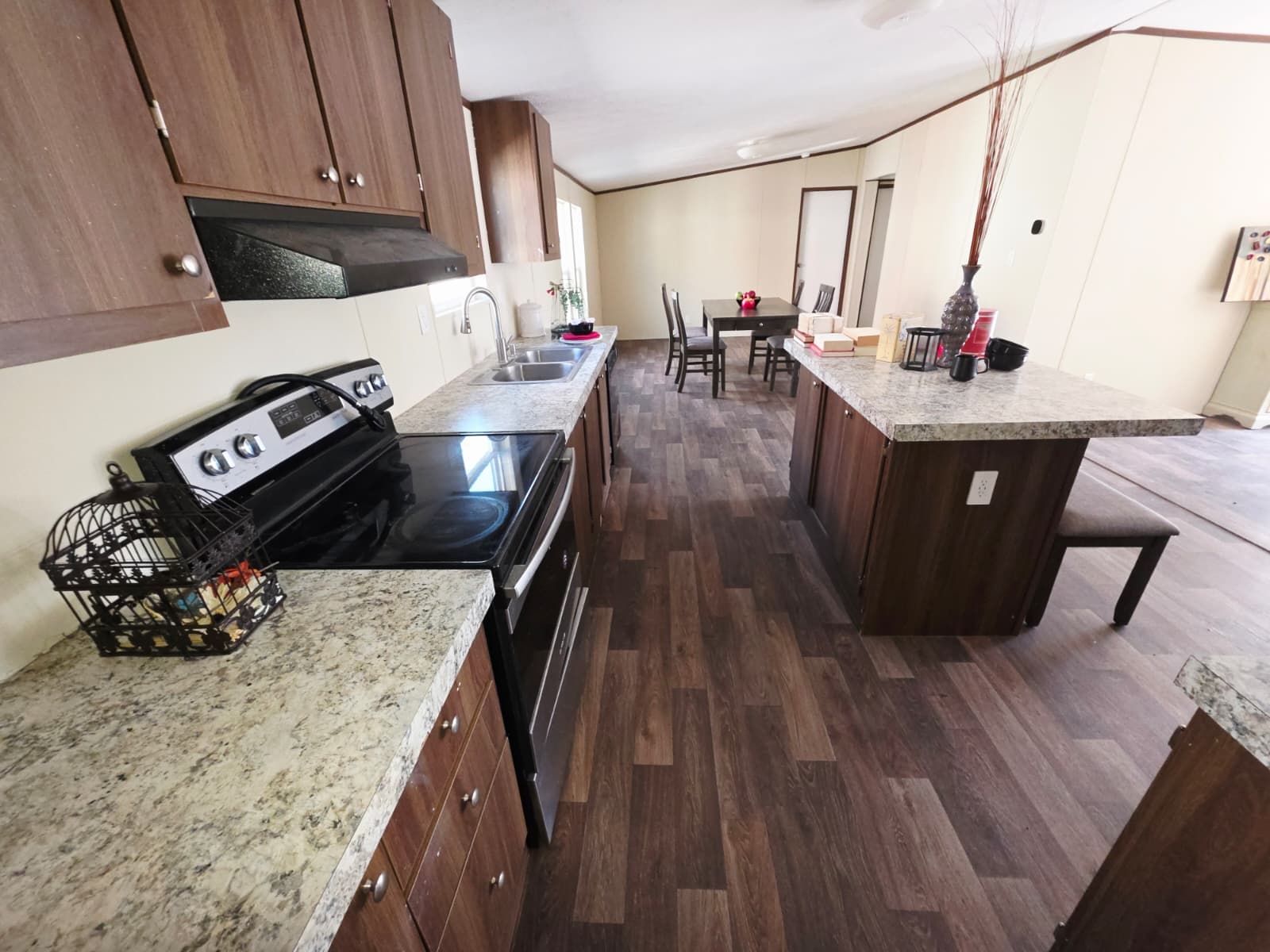 2021 tru marvel (pre-owned)  home features