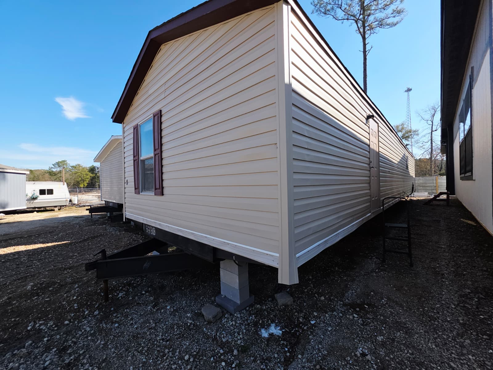 2019 legacy 1664-32c (pre-owned)  home features