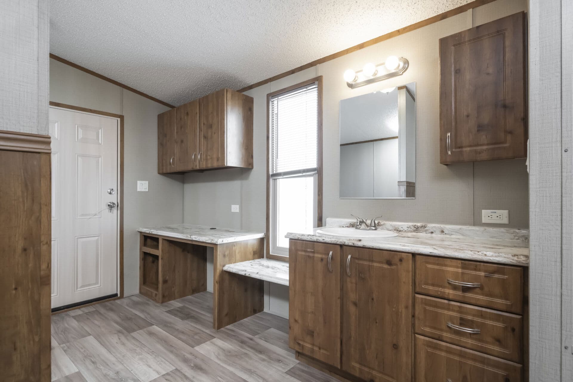 Select s-1234-31a bathroom home features