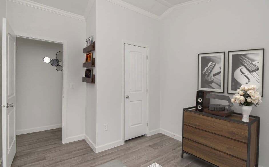 Robin d60ep8 bedroom home features