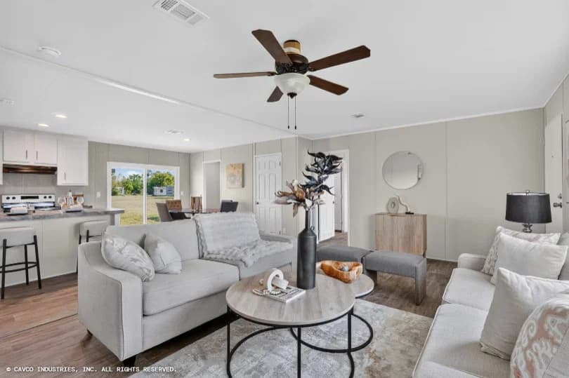 Valuhomes 28564p living room home features
