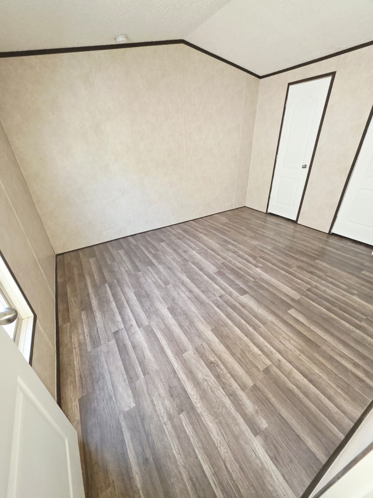 2019 legacy 1664-32c (pre-owned)  home features