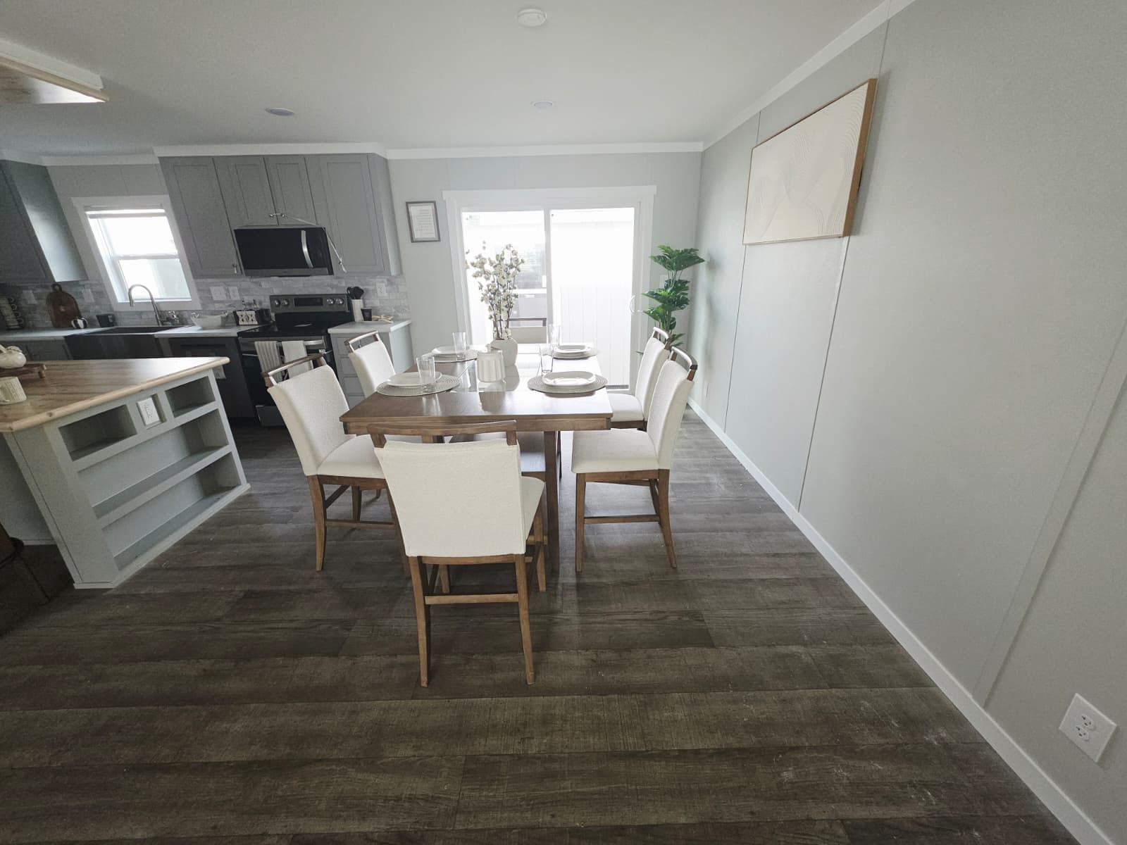 Scorpio 9469  home features