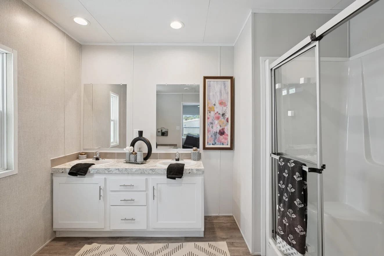 Valuhomes 28724p bathroom home features