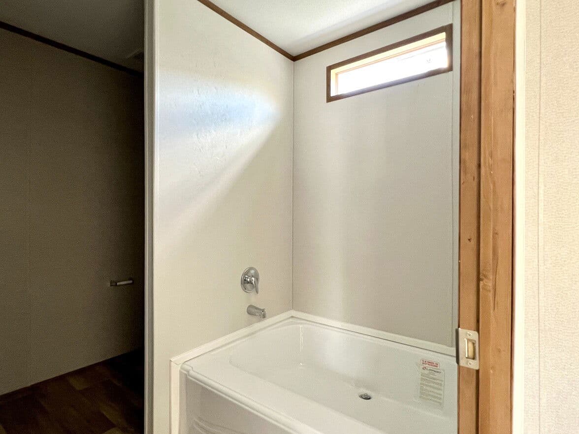 Valuhomes 16763v bathroom home features