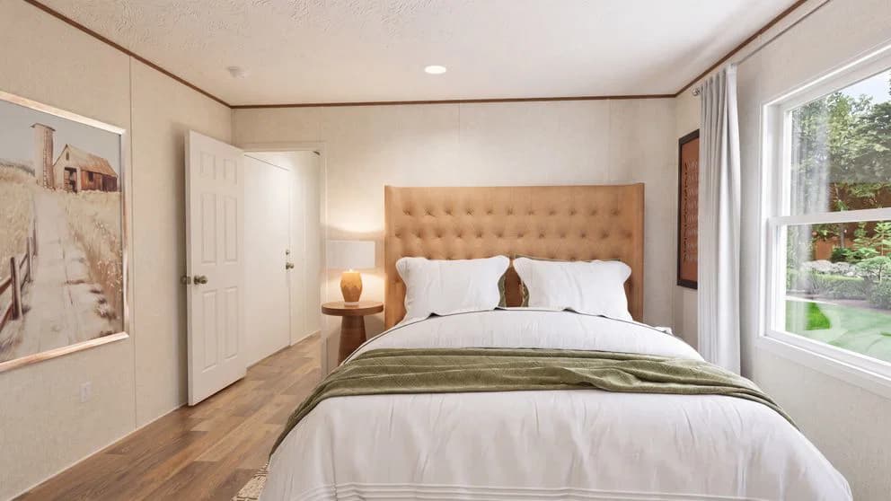 Dogwood bedroom home features