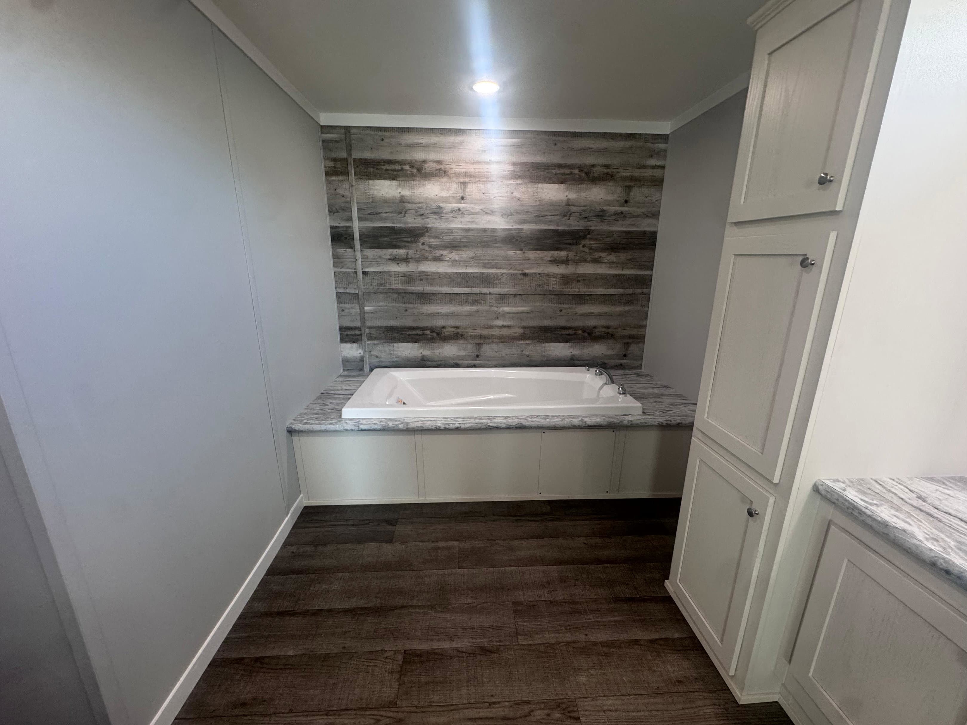 Vela 9456  home features